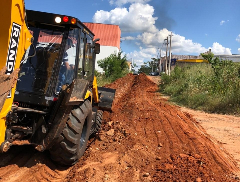 Litério Grecco: Prefeitura faz abertura de rua para concretizar mudança para mão única