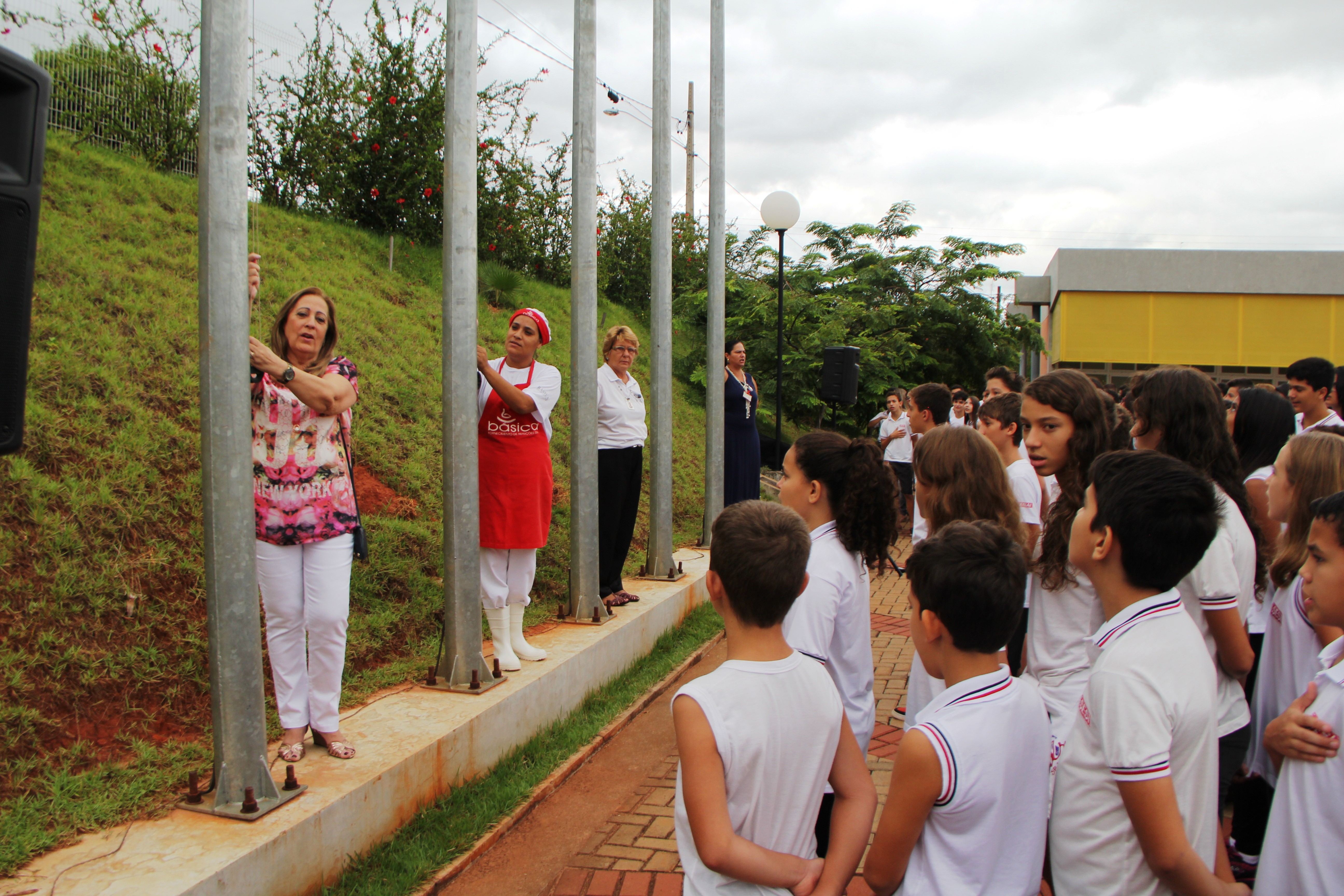 Escola SESI presta homenagem à prefeita Ana Bim pelo Dia da Mulher