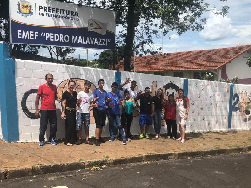 ‘Libras’ é destaque na nova fachada da escola Pedro Malavazzi