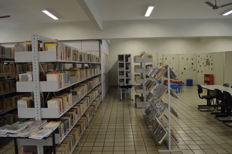Mais de quarenta mil livros estão disponíveis à população na Biblioteca Municipal de Fernandópolis
